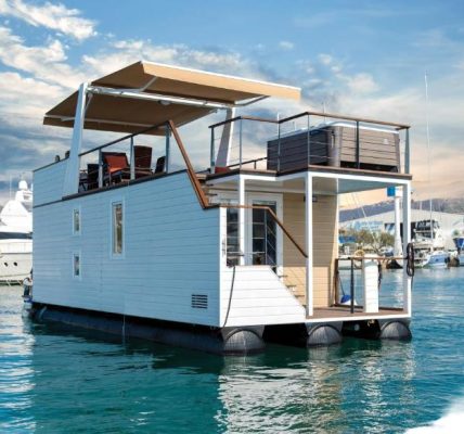 Floating House Adela Portorož z Jacuzzijem