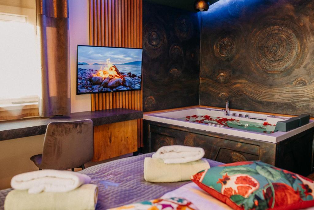 Hotelska Soba z Jacuzzijem Villa Sunset Pool & Spa Apartments Primorska